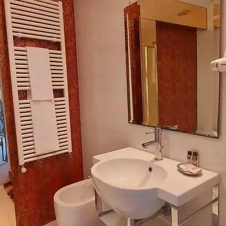 فندق مبيت وإفطار Palazzo Della Torre 4*