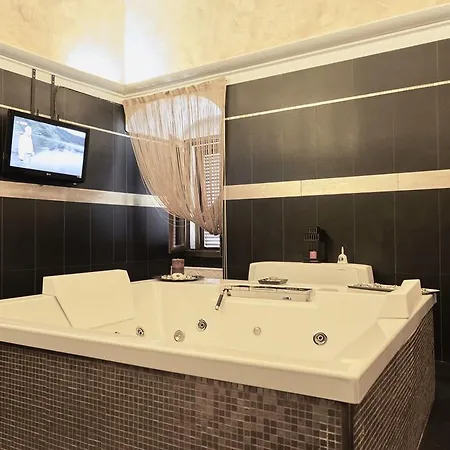 فندق مبيت وإفطار Palazzo Della Torre بيسْكيتْشّي