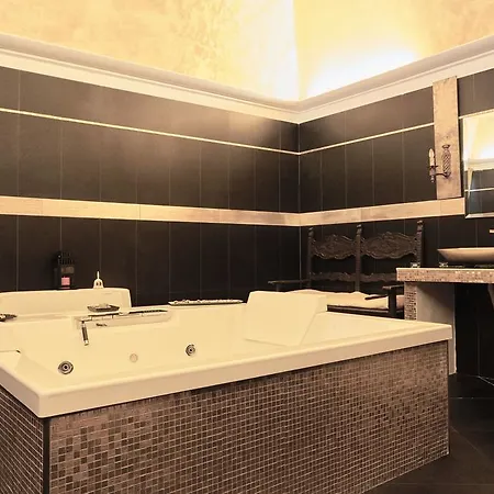 فندق مبيت وإفطار Palazzo Della Torre 4*